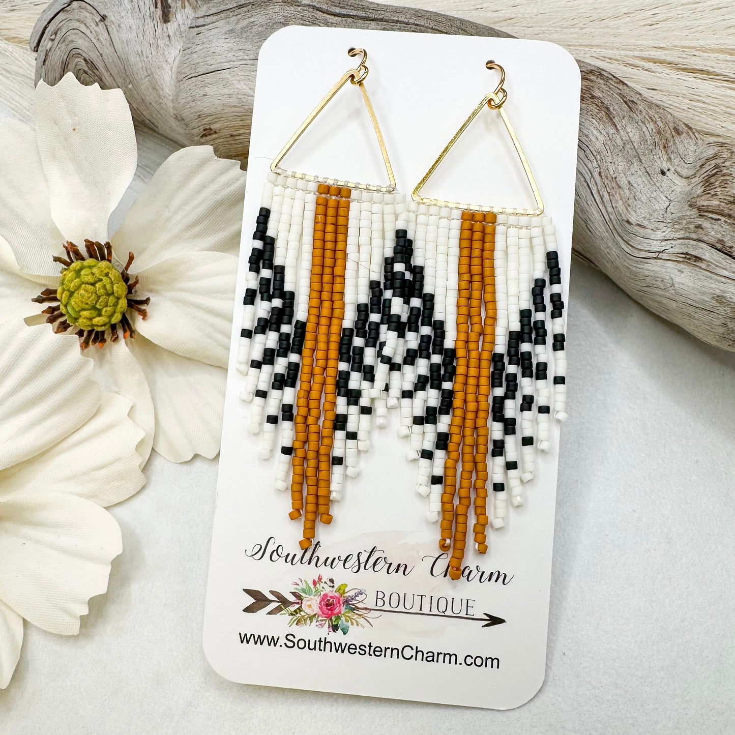 Lyra beaded earrings